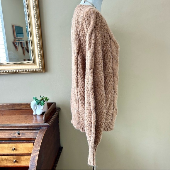 In Loom Tan Camel Brown Chunky Cable Knit Wool Sweater Size S NWT - Picture 10 of 16